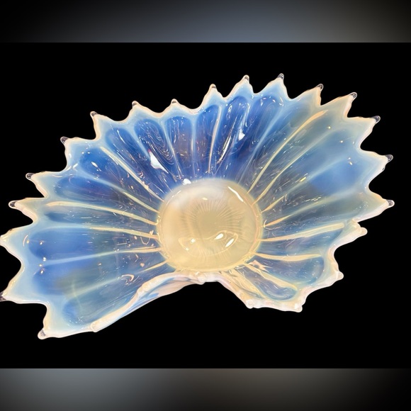 Fostoria Heirloom Opalescent Glass Mid-Century Modern Handkerchief Bowl - Picture 9 of 16